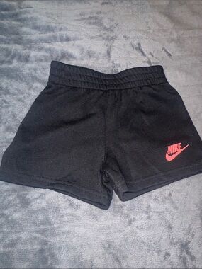 NWT Nike Black and Coral Shorts (2T)